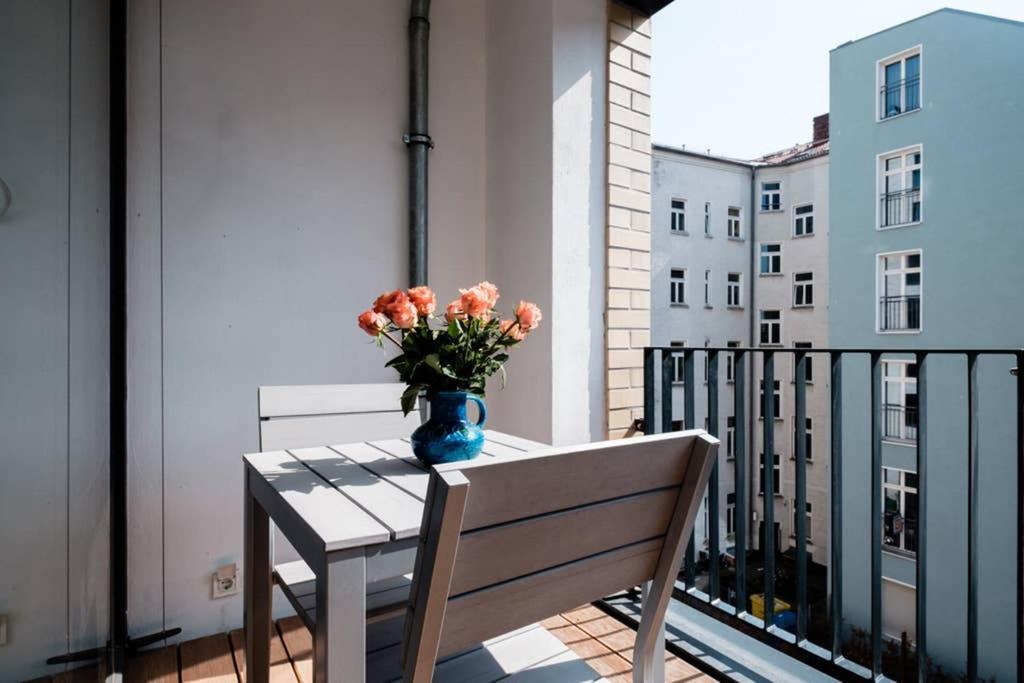 2 Bedroom Mauerpark-Apartment, Berlin Mitte View Calendar Exterior photo